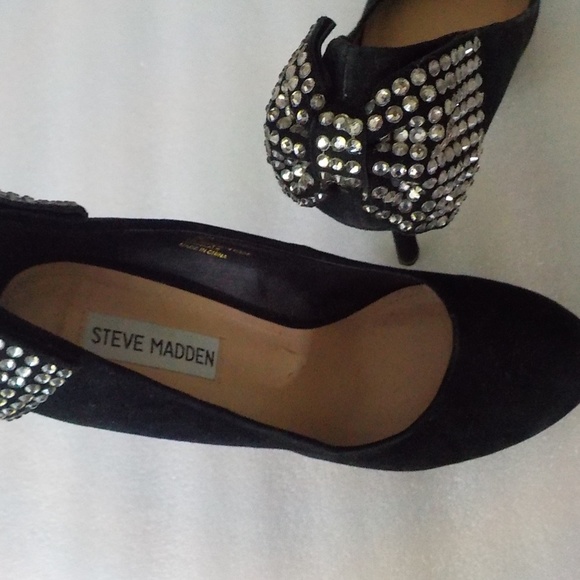 Steve Madden Black Heels with Silver Accents - Picture 6 of 10
